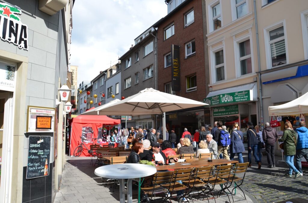 Köln: Studie zur Genehmigung von Verkaufsoffenen Sonntagen in NRW