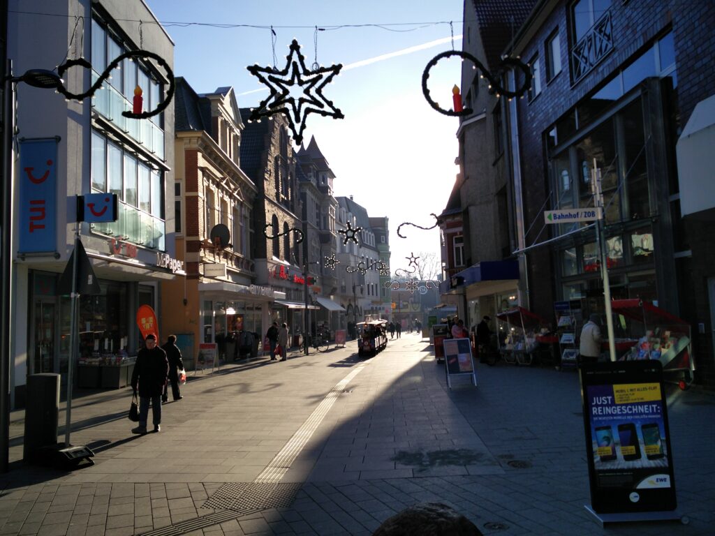 Lange Straße zur Weihnachtszeit
