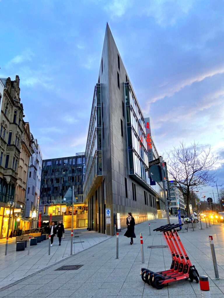 Stuttgart, Bild von Stavros Kallis auf Pixabay